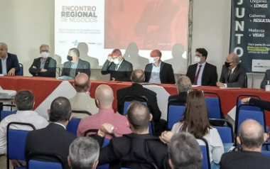 FIEMG Regional ZM participa de Encontro Regional de Negócios da ADJFR