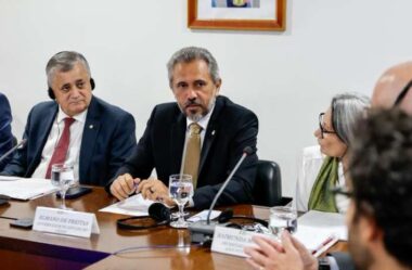 Elmano discute avanço das obras do data center no TikTok no Ceará